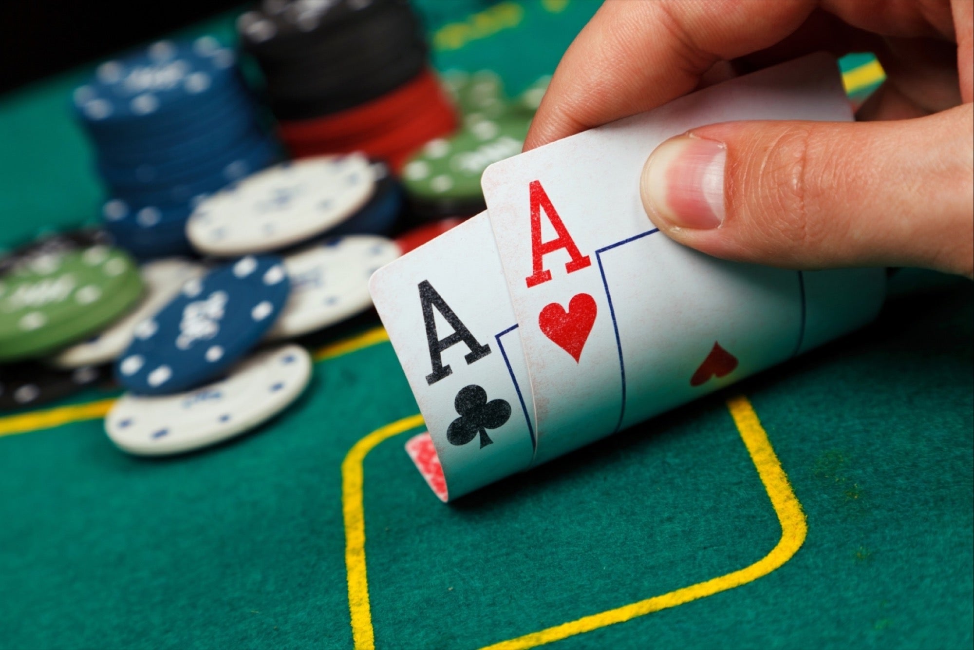 Easy ways to play poker online and win